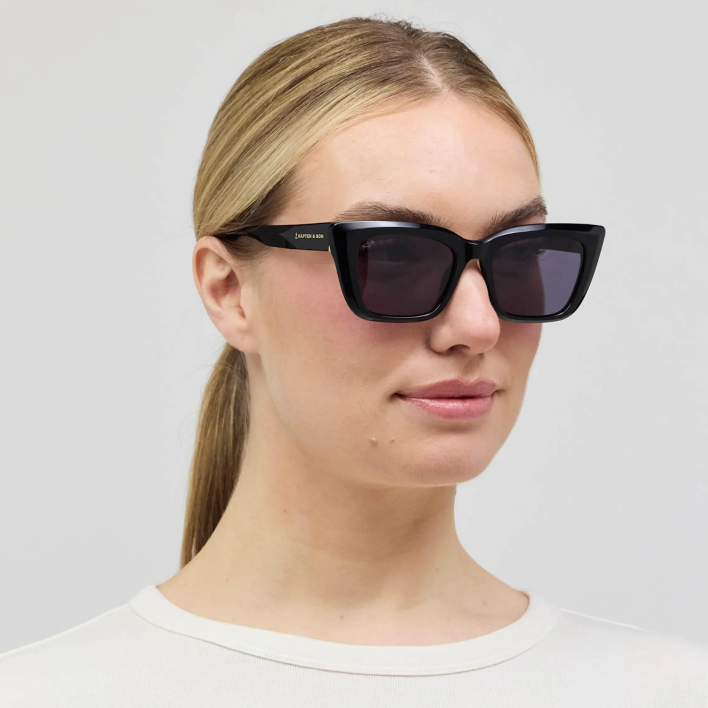 Cassis All Black