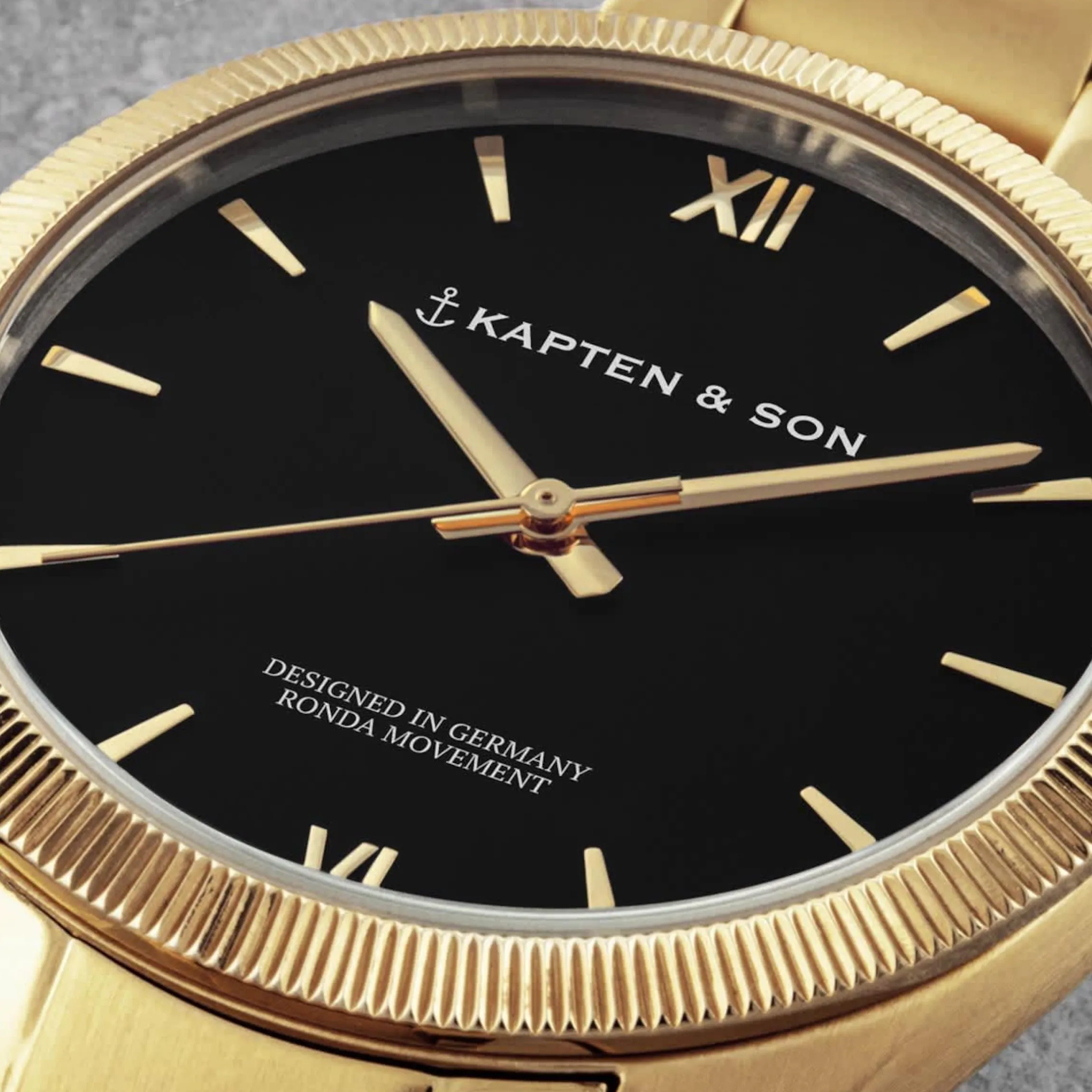 Crush Gold Black Steel