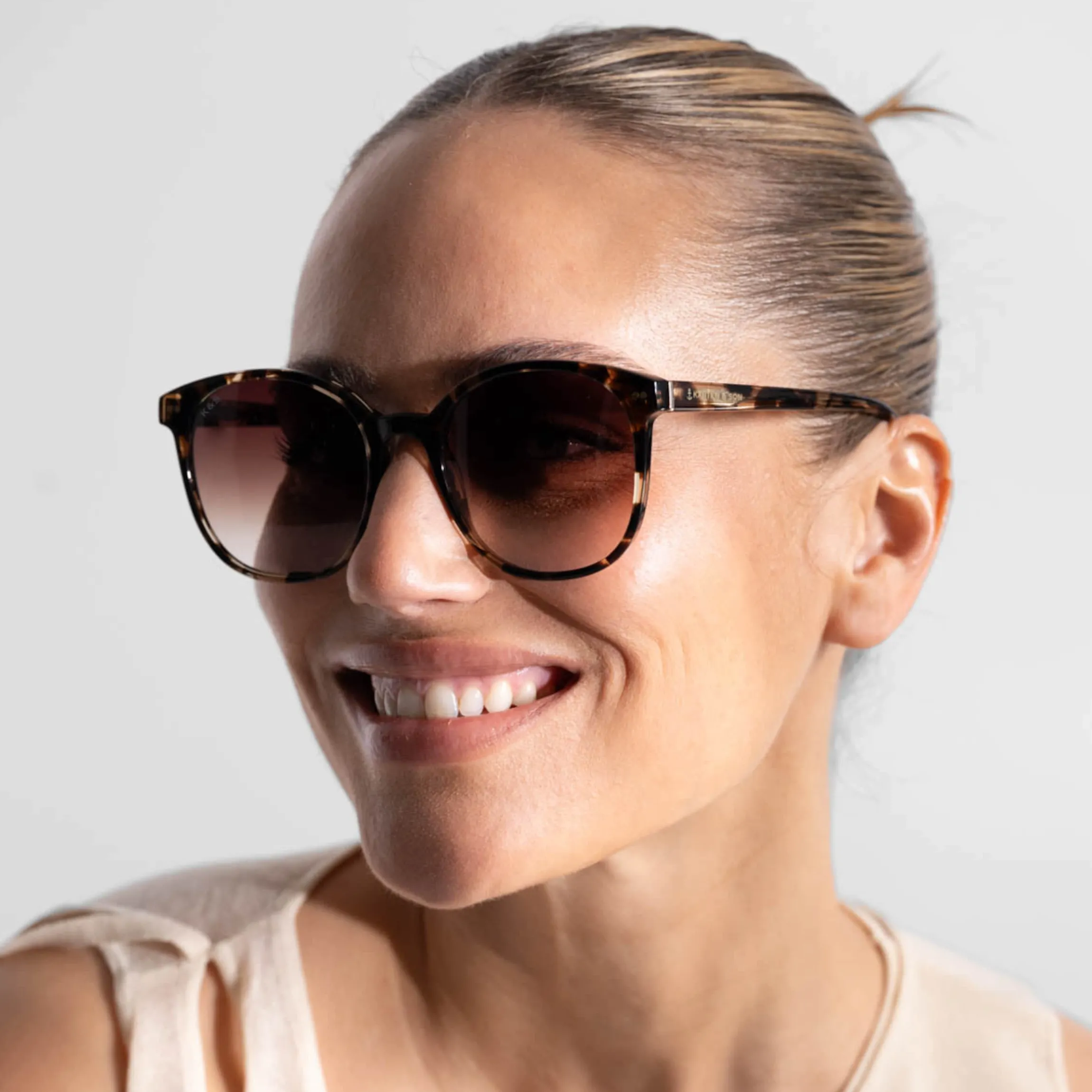 Nairobi Small Crystal Tortoise Brown