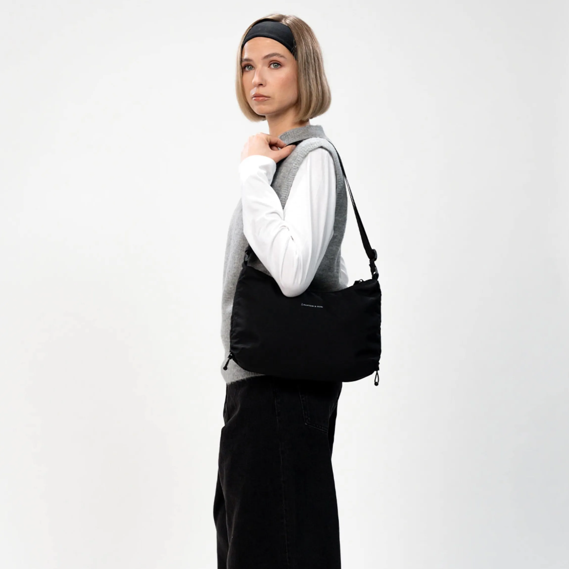 Skara Small All Black